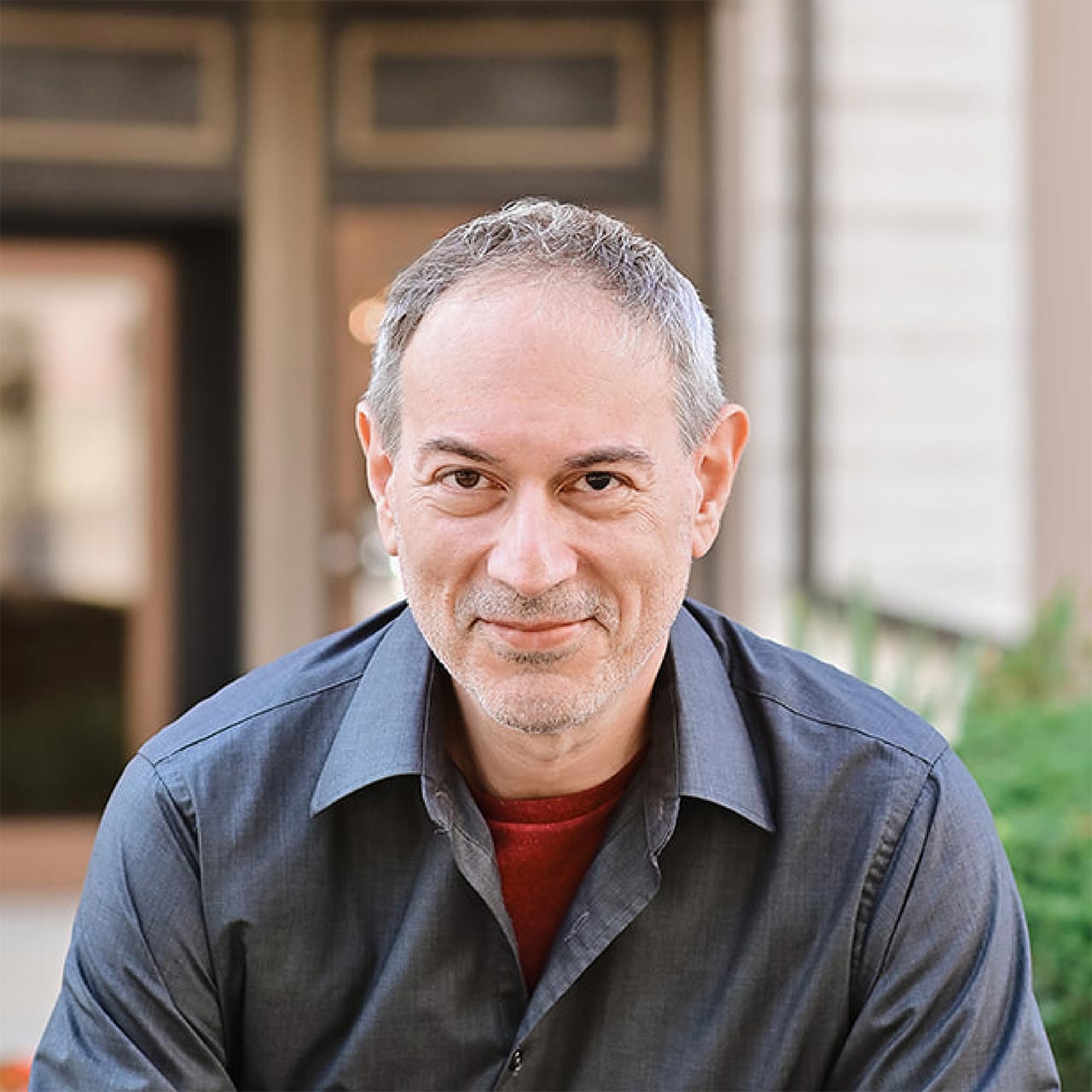 Headshot of Matthew Laury